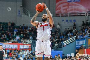 星空体育APP下载-球队得分王！吉伦沃特常规赛场均25.9分7.3板 季后赛22.5分5.7板