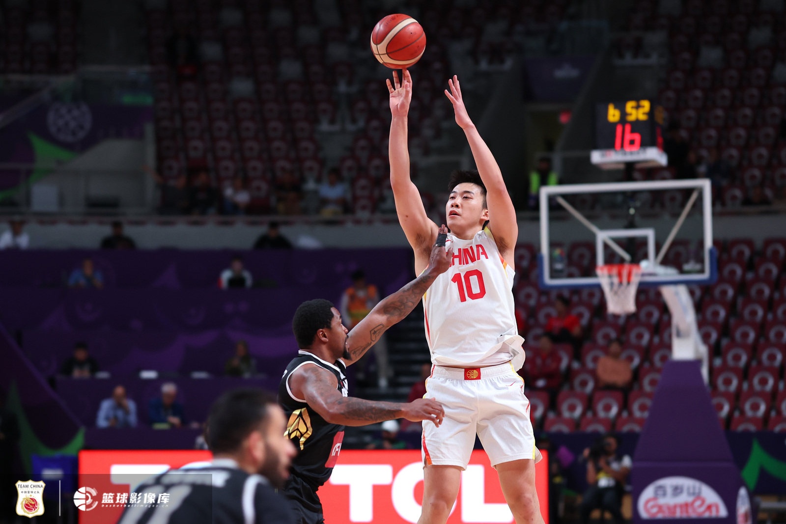 星空高光时刻-王俊杰NBA前景如何？苏群：NBA是另一个维度 他要提升速度&amp;爆发力