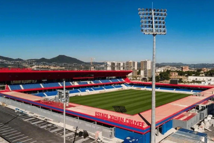 巴萨主场临时改至克鲁伊夫球场，新诺坎普启用再推迟